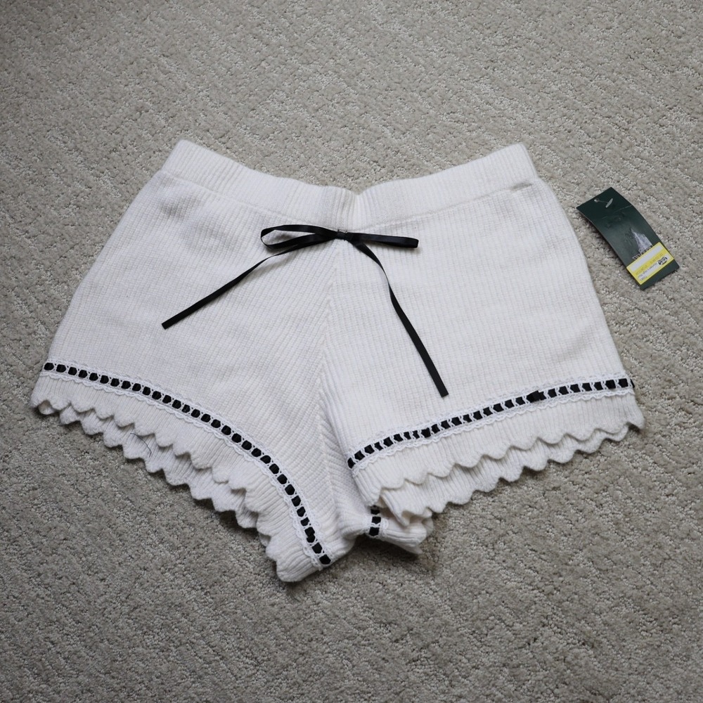 Wild Fable Womens Off White Ribbed Knit Scalloped Shorts Black Ribbon Trim M
